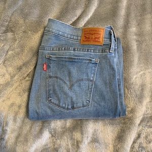 NEW Levi’s PREMIUM 710 Super Skinny Size 33